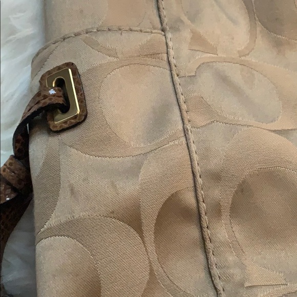 Coach | Logo Handbag - Picture 7 of 8